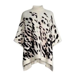 Barefoot dreams cozy poncho